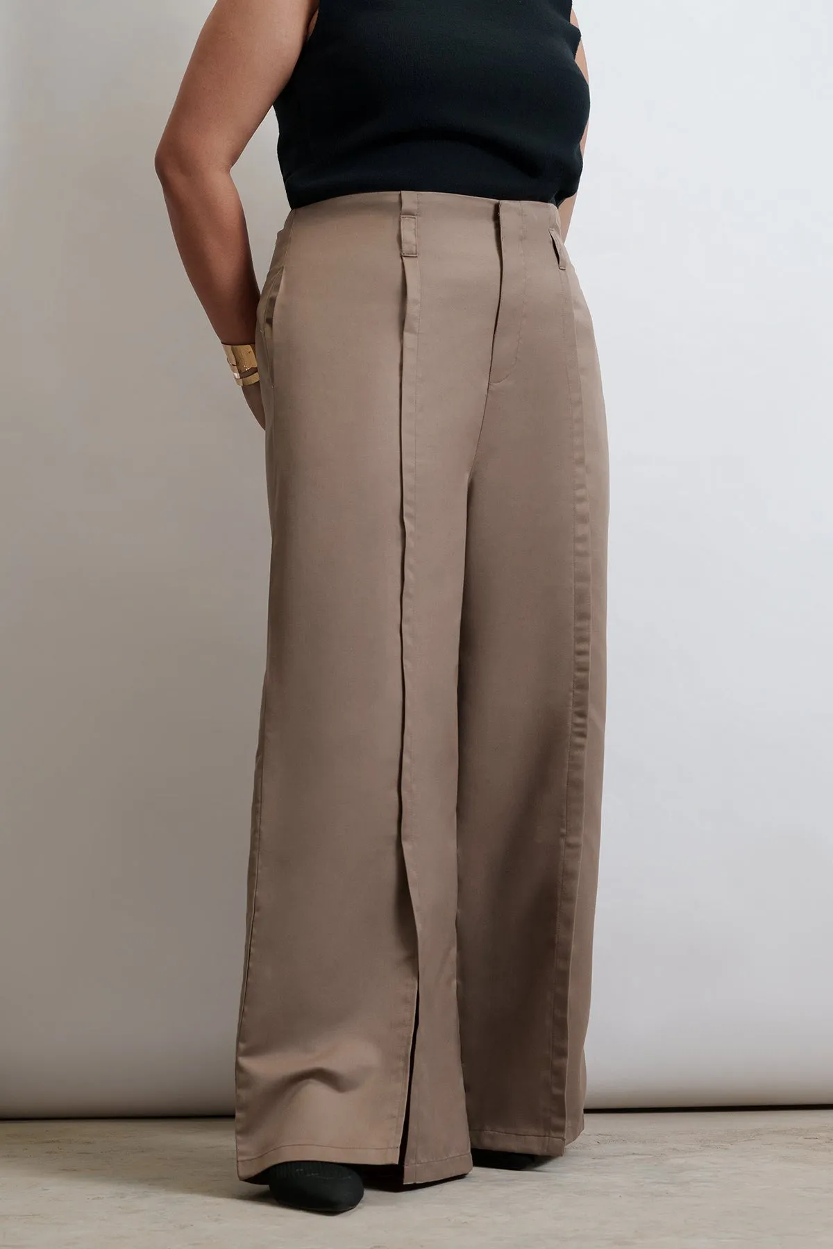 Cocoa Cloud Front Slit Curve Flared Korean Pants