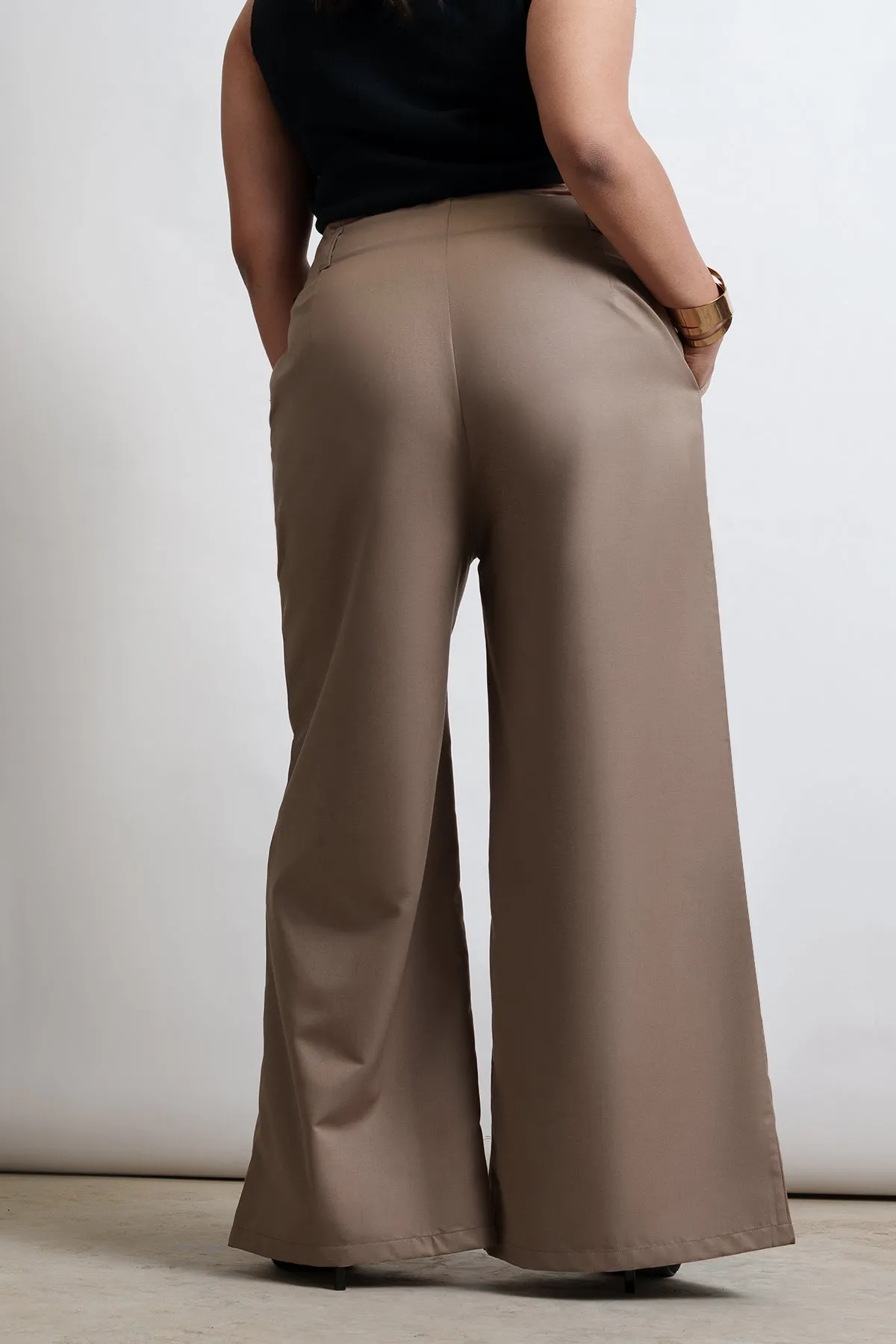 Cocoa Cloud Front Slit Curve Flared Korean Pants